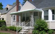 Michigan Awning with Green Style Line